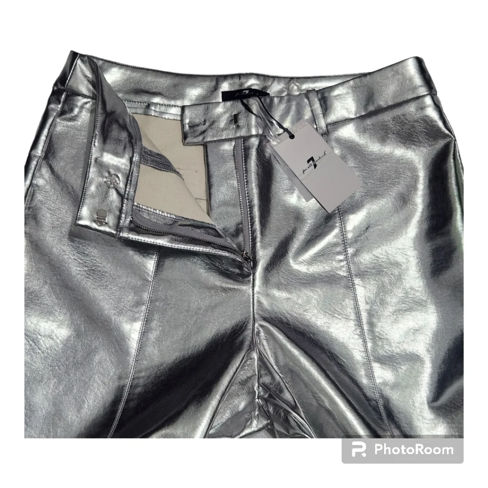 7 For All Mankind Silver Metallic  Coated Faux Leather Jeans Womes SIZE US Large - Picture 13 of 13